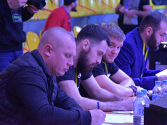 Агрессивный спорт для мужчин: в Саратове устроили турнир по MMA