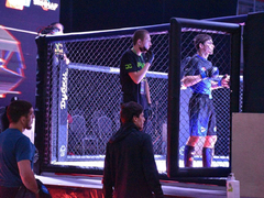 Агрессивный спорт для мужчин: в Саратове устроили турнир по MMA