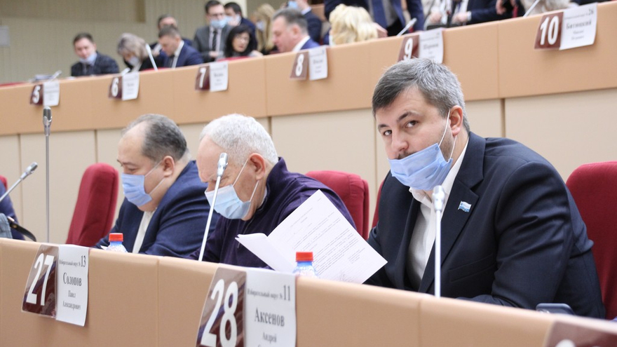 Замечательный бюджет Саратова с полумиллиардным дефицитом одобрен депутатами
