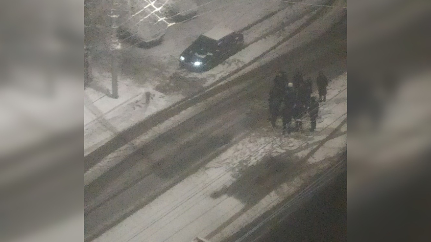 Неужели не понимают, что мешают спать бабушкам и детям: саратовец пожаловался на меломанов, которые слушали громкую музыку под окнами в 4 утра