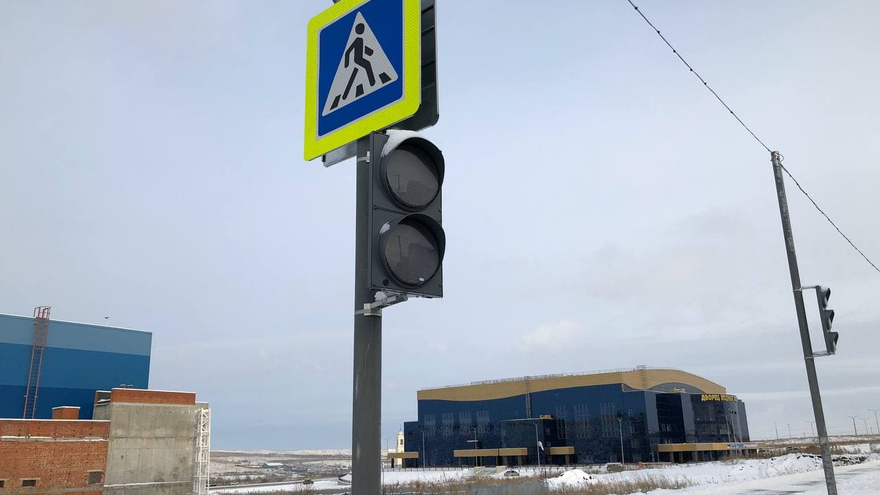 В Саратове не работают светофоры на Бульваре Героев Отечества: местные жители переживают за детей, пенсионеров и матерей с колясками