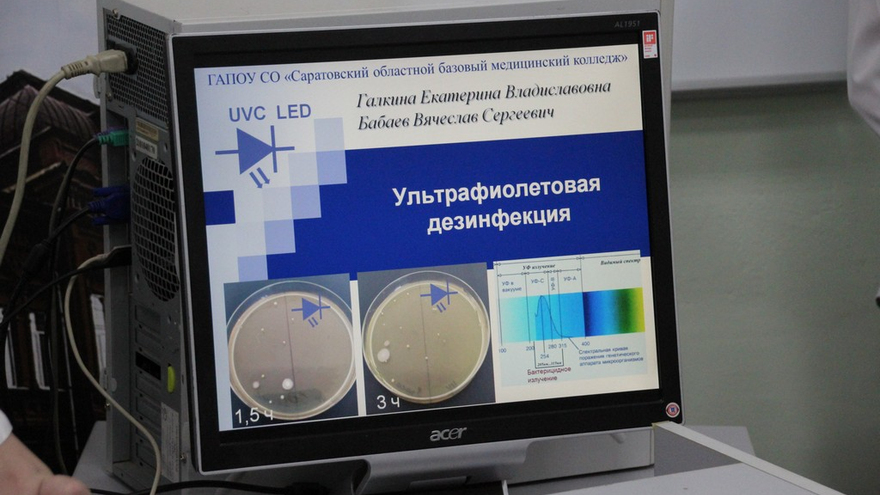 Саратовский губернатор угостился пирожками и пообещал помочь найти работу студентам