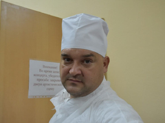 В саратовской консерватории прошел карнавал: музыкантов в смирительных рубашках забрали в психушку