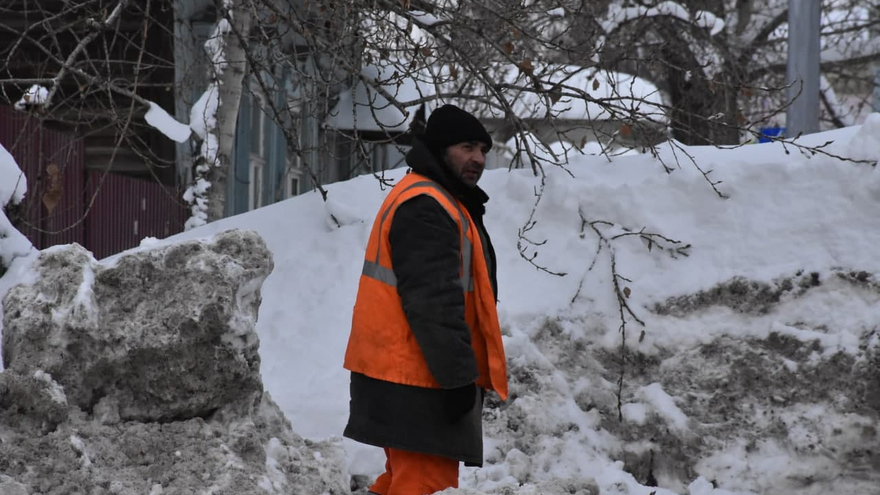 В радаевскую приемную звонил – результата ноль. Забили: в Саратове уборщик снега пожаловался на коммунальный коллапс
