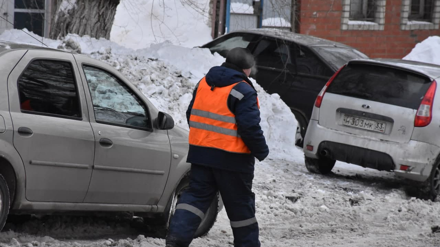 В радаевскую приемную звонил – результата ноль. Забили: в Саратове уборщик снега пожаловался на коммунальный коллапс