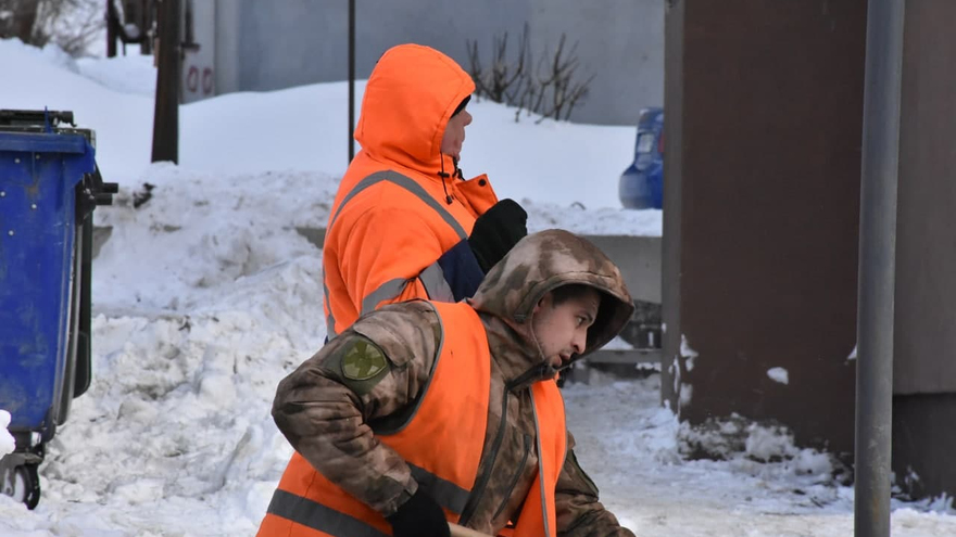 В радаевскую приемную звонил – результата ноль. Забили: в Саратове уборщик снега пожаловался на коммунальный коллапс