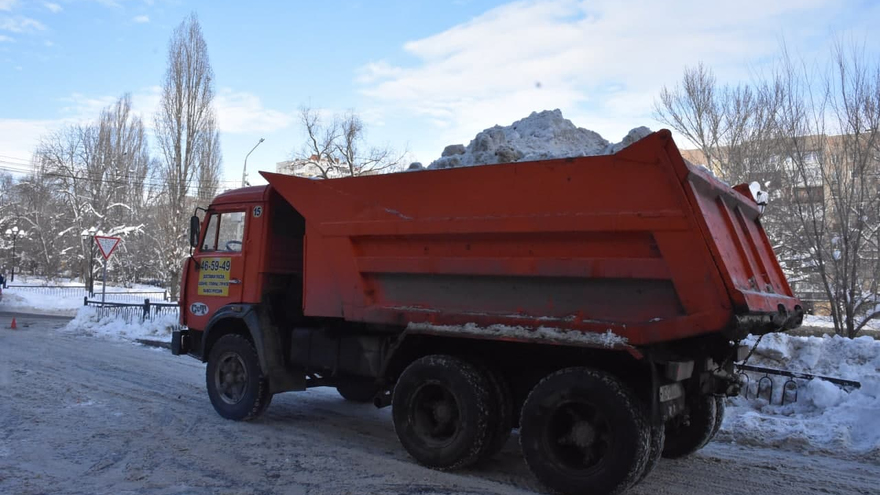 В радаевскую приемную звонил – результата ноль. Забили: в Саратове уборщик снега пожаловался на коммунальный коллапс