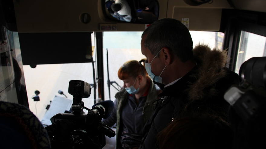 Саратовцы пожаловались губернатору Валерию Радаеву на холод в автобусах: чиновники не нашли подтверждения словам горожан