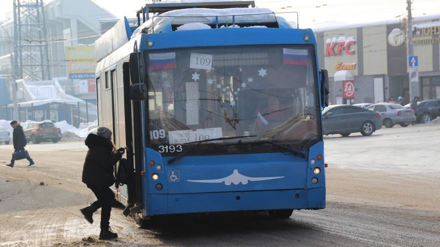 Саратовцы пожаловались губернатору Валерию Радаеву на холод в автобусах: чиновники не нашли подтверждения словам горожан