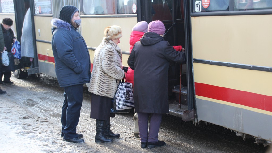 Саратовцы пожаловались губернатору Валерию Радаеву на холод в автобусах: чиновники не нашли подтверждения словам горожан