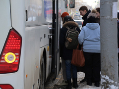 Саратовцы пожаловались губернатору Валерию Радаеву на холод в автобусах: чиновники не нашли подтверждения словам горожан