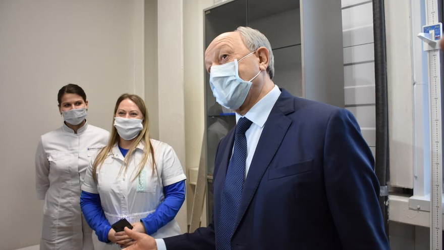 Валерий Радаев: в Саратовской области пока не зарегистрировали омикрон-штамма коронавируса