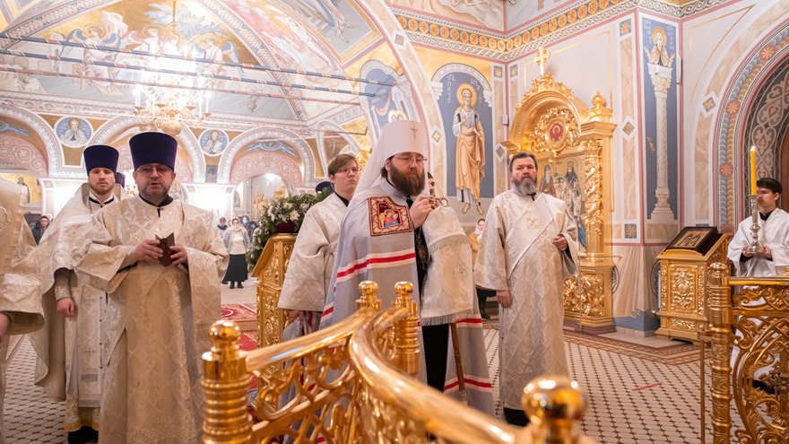 Это неправильно: саратовский митрополит Игнатий осудил прихожан, которые не стали причащаться