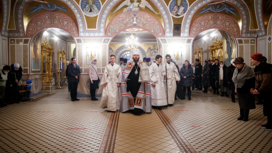Это неправильно: саратовский митрополит Игнатий осудил прихожан, которые не стали причащаться