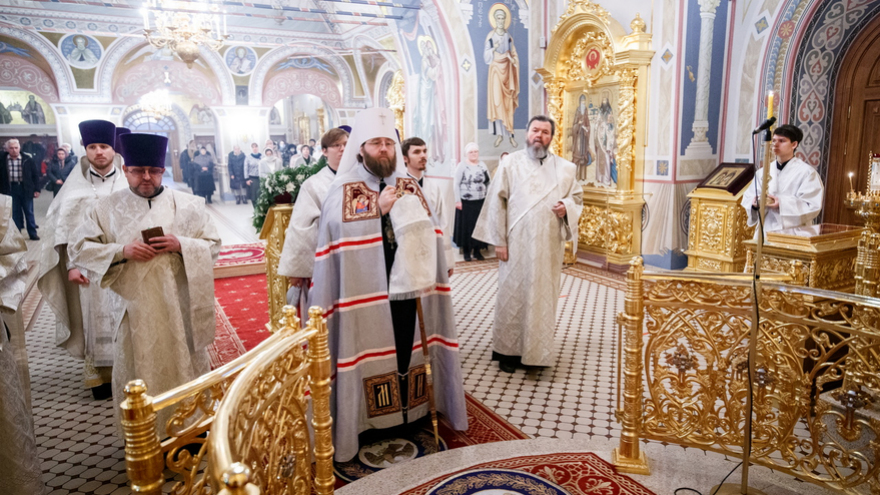 Это неправильно: саратовский митрополит Игнатий осудил прихожан, которые не стали причащаться