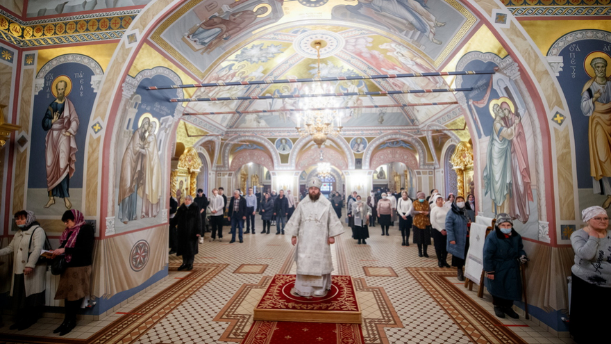Это неправильно: саратовский митрополит Игнатий осудил прихожан, которые не стали причащаться