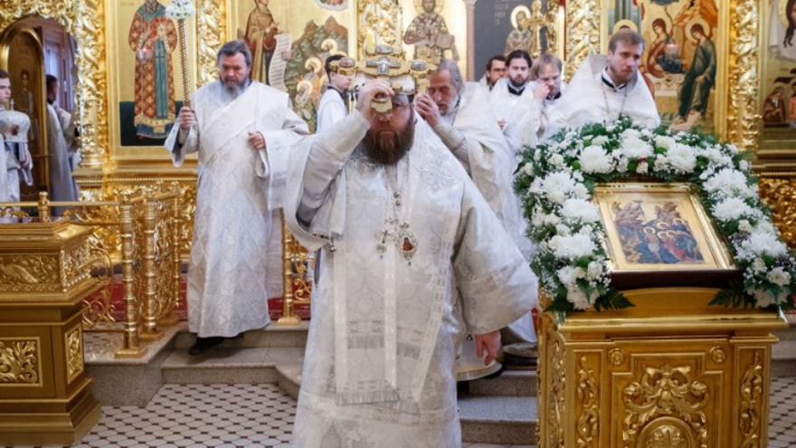 Это неправильно: саратовский митрополит Игнатий осудил прихожан, которые не стали причащаться