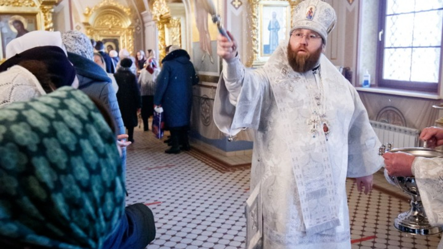 Это неправильно: саратовский митрополит Игнатий осудил прихожан, которые не стали причащаться