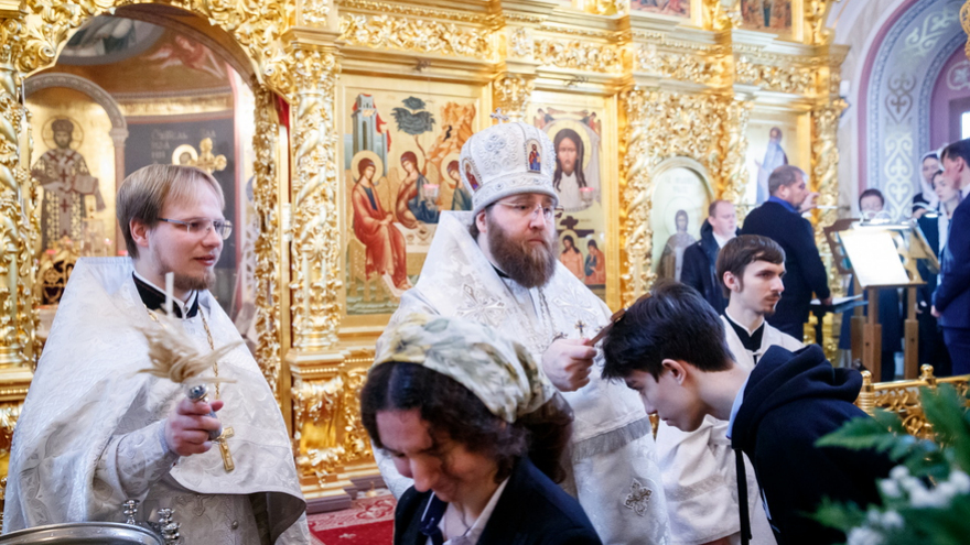 Это неправильно: саратовский митрополит Игнатий осудил прихожан, которые не стали причащаться