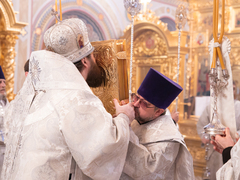 Это неправильно: саратовский митрополит Игнатий осудил прихожан, которые не стали причащаться