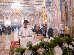 Это неправильно: саратовский митрополит Игнатий осудил прихожан, которые не стали причащаться