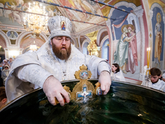 Это неправильно: саратовский митрополит Игнатий осудил прихожан, которые не стали причащаться