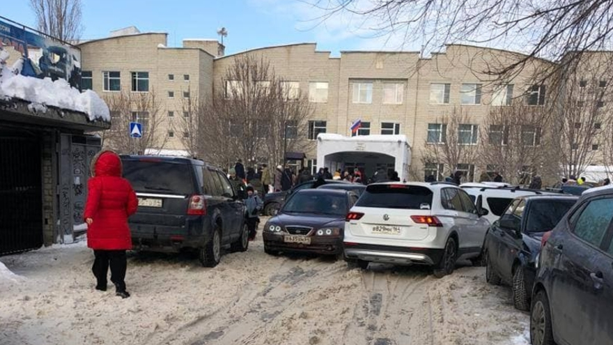В случае ЧП эвакуация школ может обернуться трагедией: читатель пожаловалась на снежный коллапс в Юбилейном