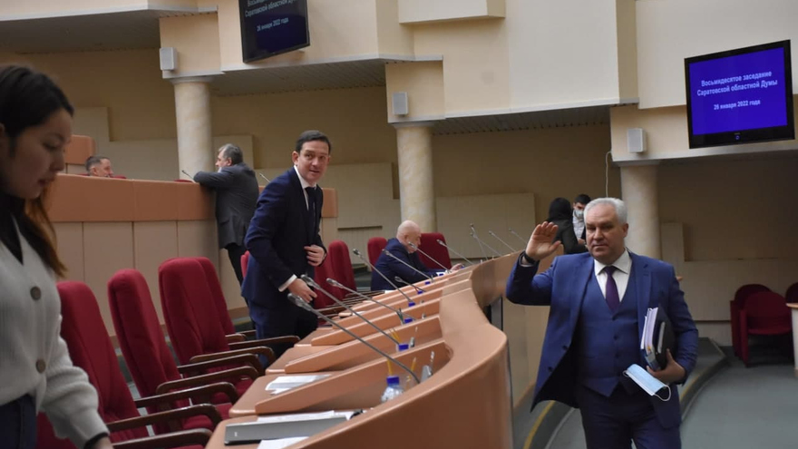 Не надо кислое с пресным путать и все это на уши навешивать: в областной думе объяснили, зачем антикоронавирусной горячей линии 10 миллионов рублей