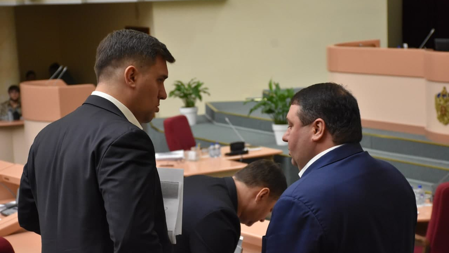 Не надо кислое с пресным путать и все это на уши навешивать: в областной думе объяснили, зачем антикоронавирусной горячей линии 10 миллионов рублей