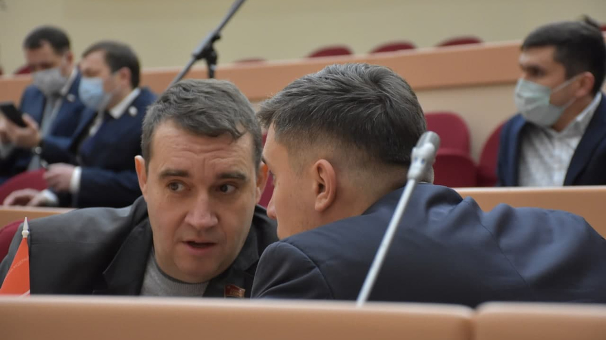Не надо кислое с пресным путать и все это на уши навешивать: в областной думе объяснили, зачем антикоронавирусной горячей линии 10 миллионов рублей