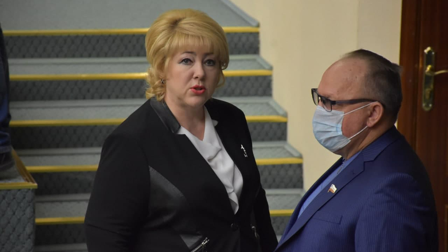 Не надо кислое с пресным путать и все это на уши навешивать: в областной думе объяснили, зачем антикоронавирусной горячей линии 10 миллионов рублей