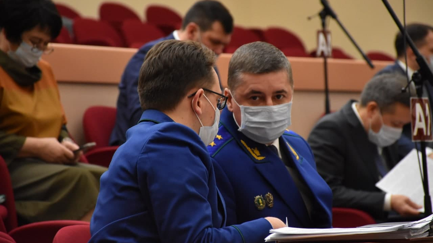 Не надо кислое с пресным путать и все это на уши навешивать: в областной думе объяснили, зачем антикоронавирусной горячей линии 10 миллионов рублей