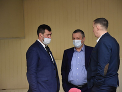 Не надо кислое с пресным путать и все это на уши навешивать: в областной думе объяснили, зачем антикоронавирусной горячей линии 10 миллионов рублей
