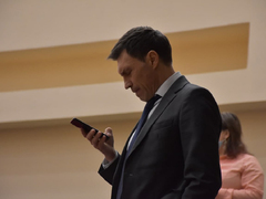 Не надо кислое с пресным путать и все это на уши навешивать: в областной думе объяснили, зачем антикоронавирусной горячей линии 10 миллионов рублей