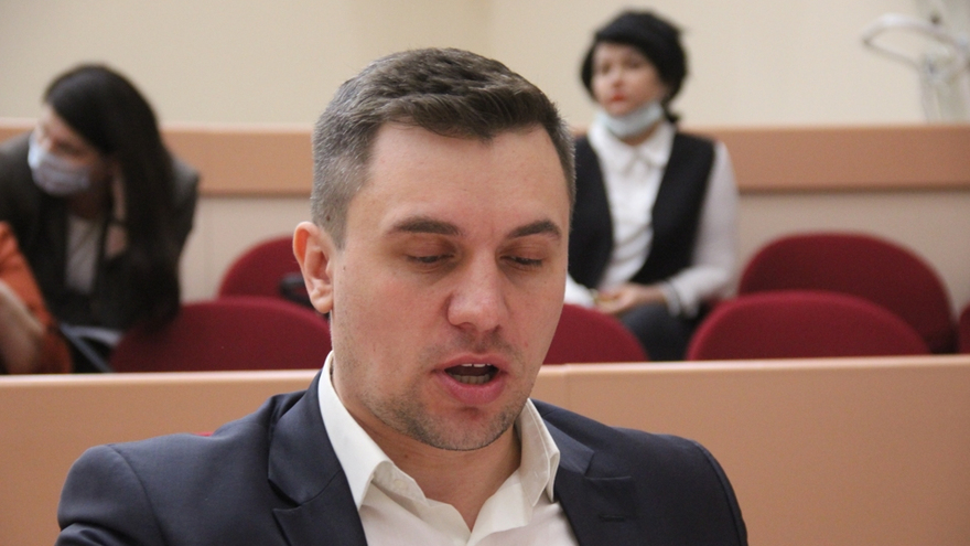 Суд оштрафовал коммуниста Николая Бондаренко на 300 тысяч рублей: заседание шло целый день