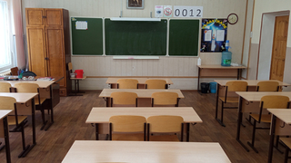 Силовики ищут бомбы в трех школах Саратова