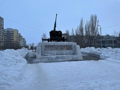 Депутат Андрей Воробьев о доме быта возле памятника Защитникам саратовского неба: стройка заморожена, мэрия планирует изъять земельный участок