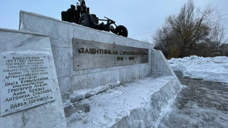 Депутат Андрей Воробьев о доме быта возле памятника Защитникам саратовского неба: стройка заморожена, мэрия планирует изъять земельный участок