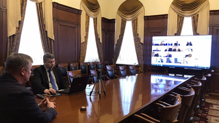 Глава Саратова потребовал, чтобы чиновники начинали рабочий день с 5 утра