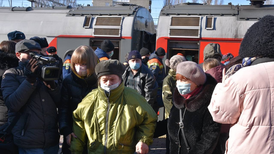 Олимпиада идёт – они уже нас стреляли: прибывшие в Саратов беженцы рассказали, почему уехали из Донбасса 