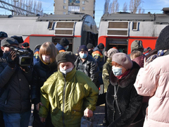 Олимпиада идёт – они уже нас стреляли: прибывшие в Саратов беженцы рассказали, почему уехали из Донбасса 
