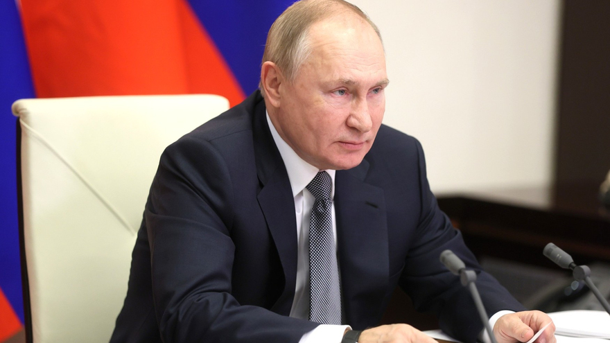 Владимир Путин: Россия официально признает независимость ДНР и ЛНР