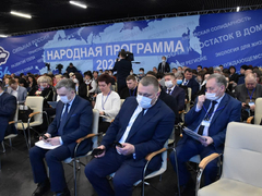Саратовский губернатор потребовал увеличить валовой региональный продукт до триллиона рублей