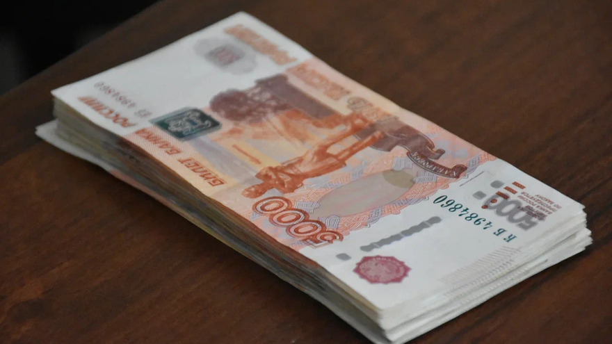 Молодая жительница Саратова поверила сотруднице банка и перевела мошенникам больше полумиллиона рублей
