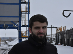 Она в ужасном состоянии, по ней люди ездят в больницу: в Екатериновском районе хотят досрочно отремонтировать дорогу, асфальт обещают по ГОСТу