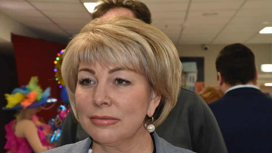Клоуны, воздушные гимнасты, эквилибристка с хула-хупами: в новом цирке Маркса показали первое представление (фоторепортаж)