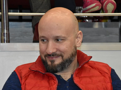 Клоуны, воздушные гимнасты, эквилибристка с хула-хупами: в новом цирке Маркса показали первое представление (фоторепортаж)