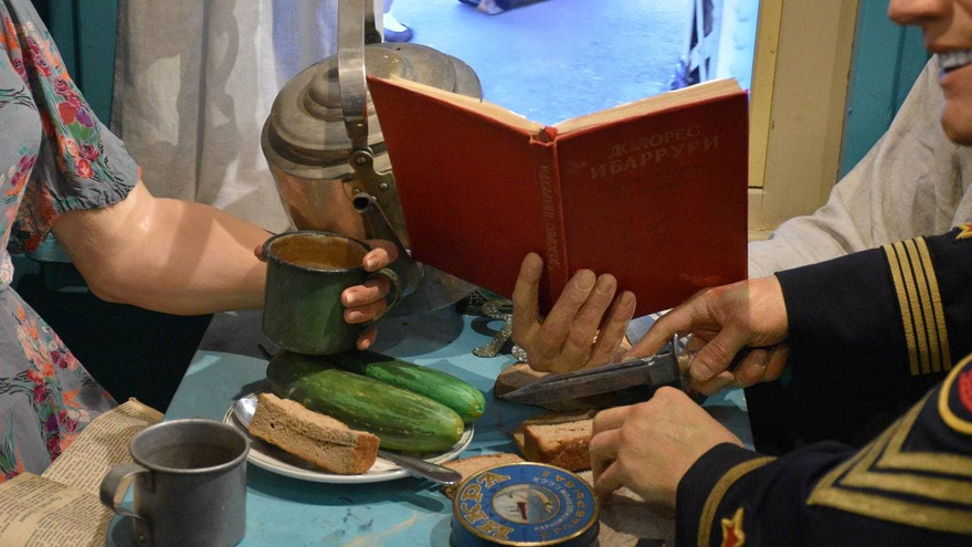 Сцены пыток, жестокости и насилия: в Саратов приехал поезд-музей 
