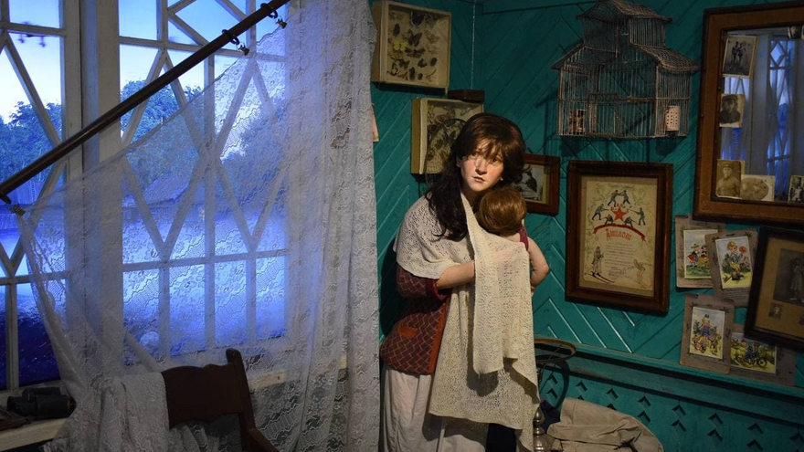 Сцены пыток, жестокости и насилия: в Саратов приехал поезд-музей 
