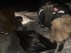 В Саратовской области спасатели всю ночь помогали водителям застрявших в снегу автомобилей